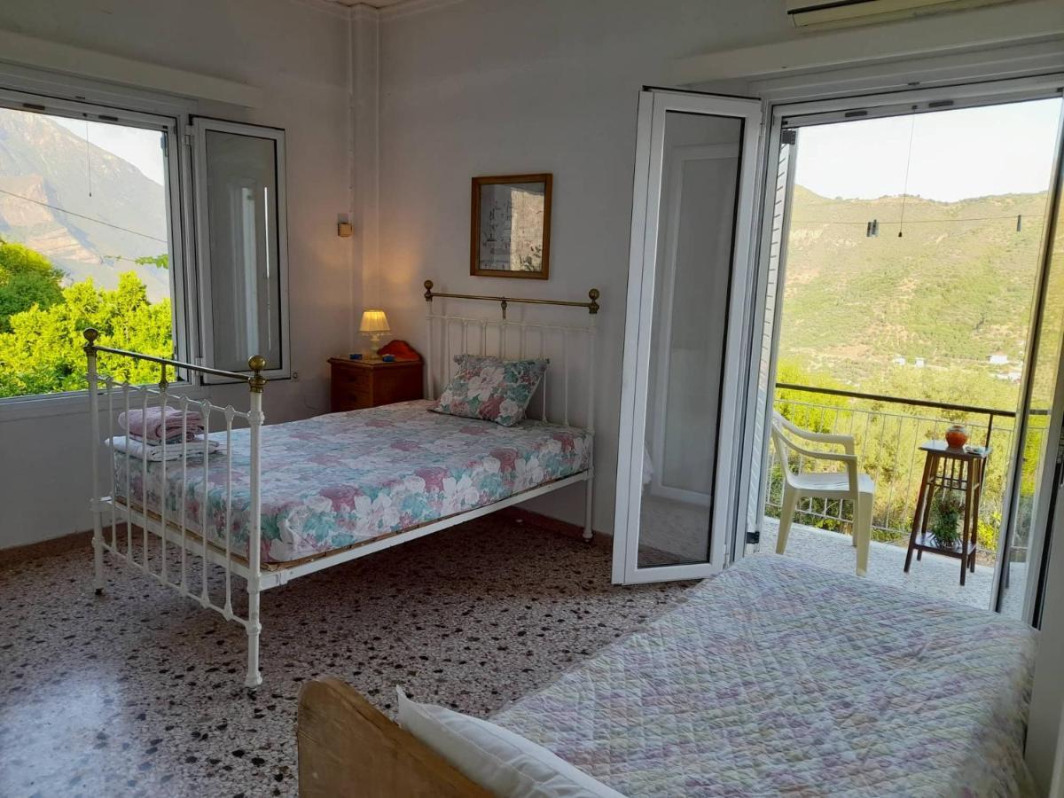 Vacation House Dionysia Villa Айгио Екстериор снимка